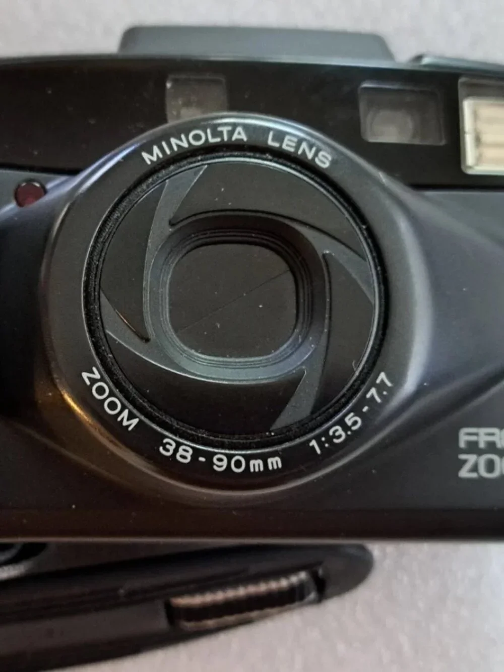 Minolta Freedom Zoom 90C QD 35MM Camera & Case